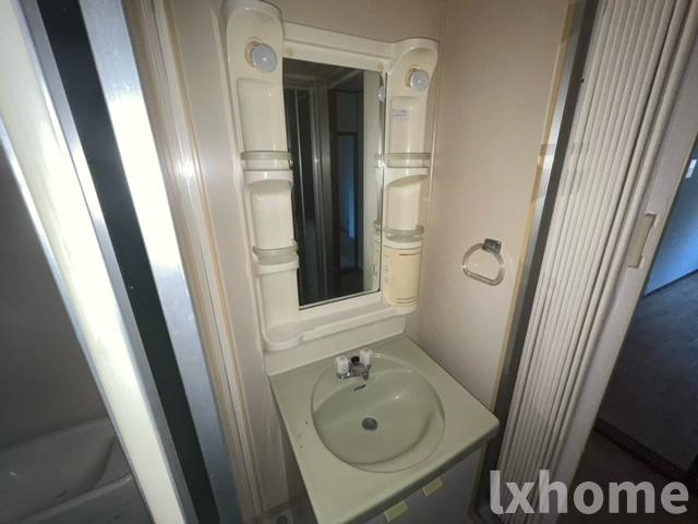 めぞんたきがわの洗面所|明るい洗面所です