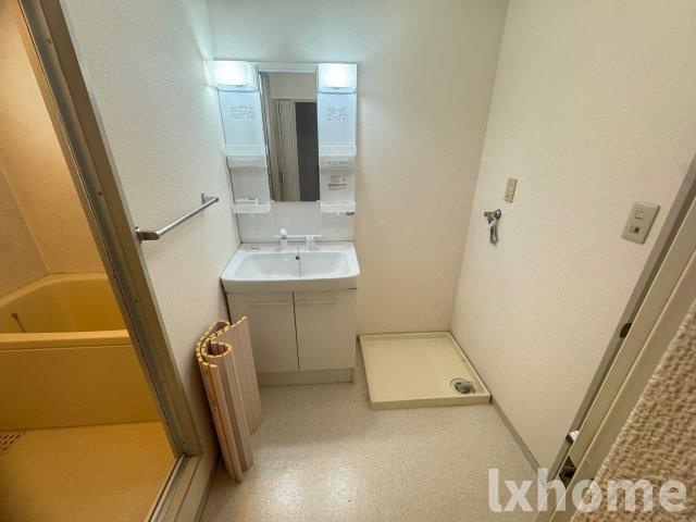 モンテサイドハイツB棟の洗面所|コンパクトで使いやすい洗面所