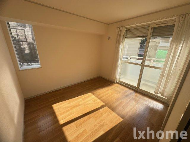 モンテサイドハイツB棟の寝室|落ち着いた色調の寝室です