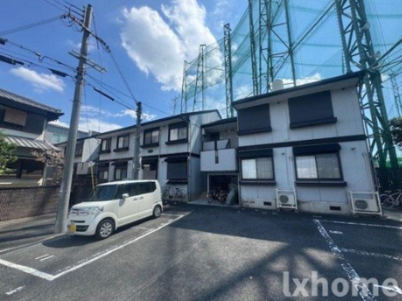 ルミエール萩原の外観