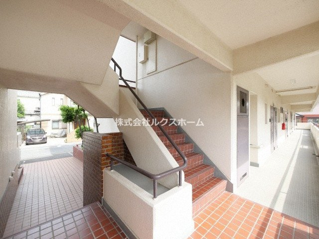 メゾン並木のロビー|落ち着いたロビーです