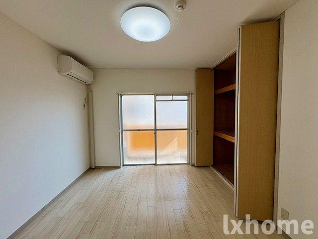 アンフィニィ・橋の内Ⅲの居間・リビング|ゆったりとした居間です