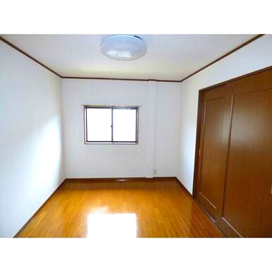熊本市北区楡木４丁目のタウンの洋室