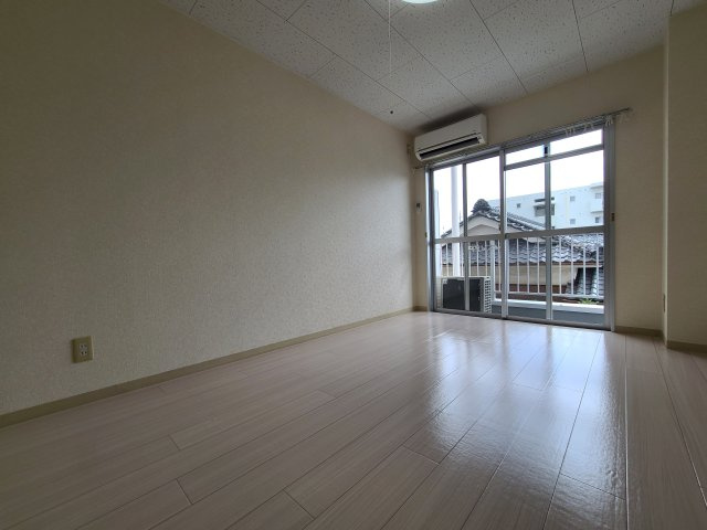 アネックス和総の居間・リビング