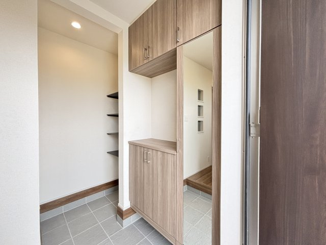 【玄関】 | 吉井町長根　1号棟