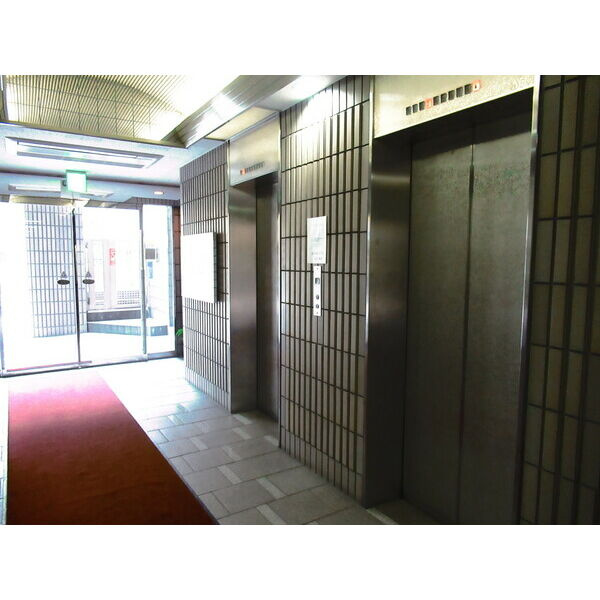 第一はせ川ビルのロビー