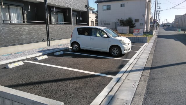 ジュリアスコートの駐車場|カースペースがあります