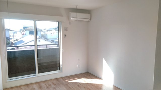 ジュリアスコートの居間・リビング|ゆったり過ごせる居間です