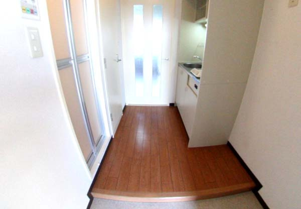 エクセレント岸和田弐番館の玄関|シンプルで使いやすい玄関です