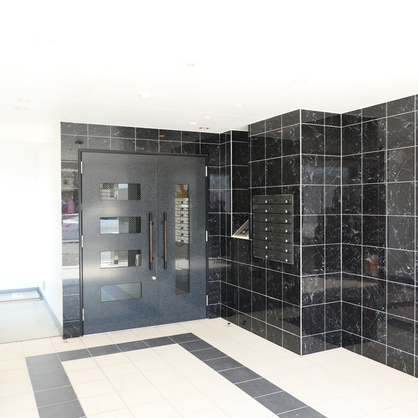 オンリーワン梅田北のエントランス