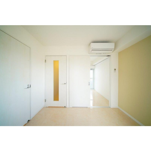 オンリーワン梅田北の居間・リビング|同マンション別部屋：参考写真