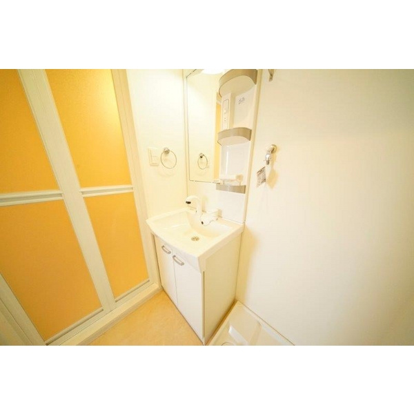 オンリーワン梅田北の洗面所|同マンション別部屋：参考写真