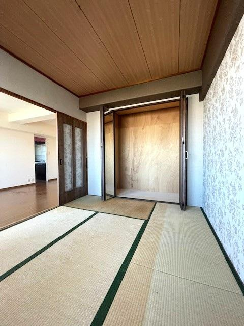 インテリジェントシティの和室|和室6.0帖　押入
■物件内覧・資金計画相談・住宅ローン相談、リフォーム相談、お問合せ受付中■
※当日・翌日のご内覧、ご相談はお電話でのお問合せがスムーズです！