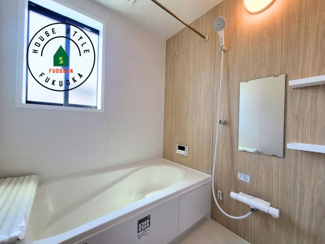 福岡市西区今津第10-3棟（2号棟）の浴室|1日の疲れを癒してくれる広々バスルーム。雨の日のお洗濯にも大活躍な浴室乾燥機付です！