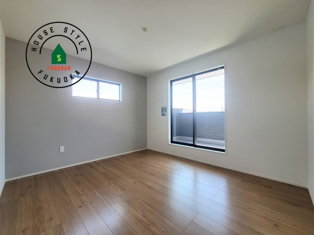 福岡市西区今津第10-3棟（2号棟）の寝室|主寝室には収納力に優れたクローゼットがありますので、お部屋もすっきり片付きます。