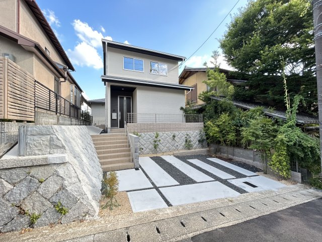 地下鉄東西線＆京阪京津線「御陵」駅徒歩５分◆並列駐車２台可能◆山科区御陵封ジ山町１期の外観|外観