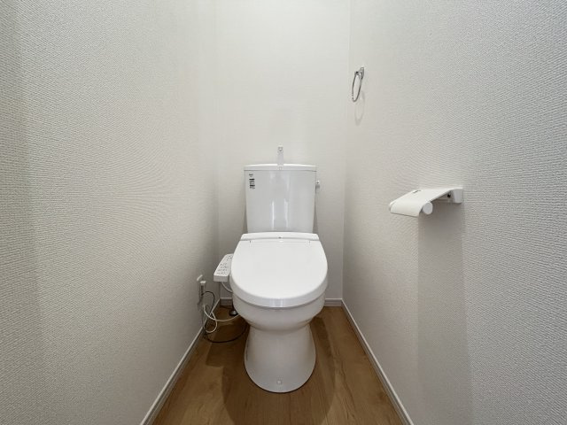 地下鉄東西線＆京阪京津線「御陵」駅徒歩５分◆並列駐車２台可能◆山科区御陵封ジ山町１期のトイレ|トイレ