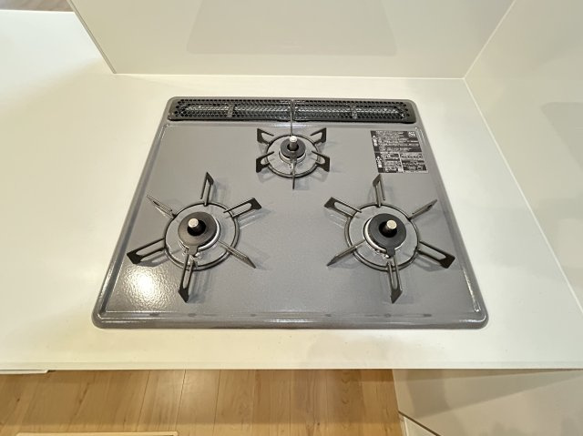 地下鉄東西線＆京阪京津線「御陵」駅徒歩５分◆並列駐車２台可能◆山科区御陵封ジ山町１期のキッチン|コンロ