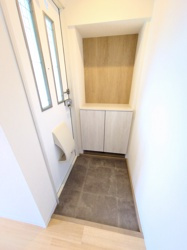 ディアコートBの玄関