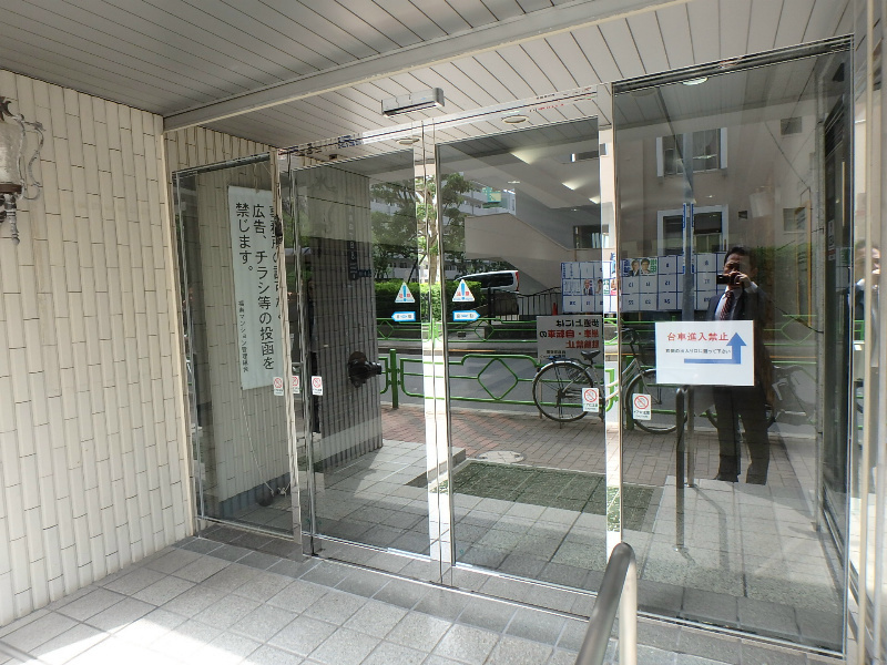 【エントランス】