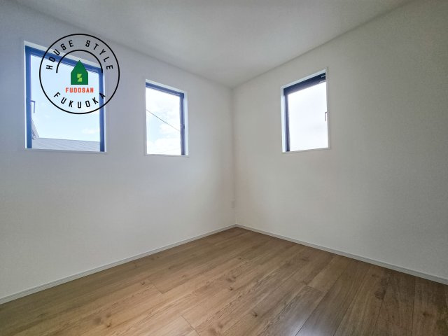 福岡市早良区有田5丁目第1-3棟(1号棟)の内観：施工例|柔らかい陽光が差し込む明るいお部屋を演出する設計。彩光の取れる窓が気持ちの良いお部屋を創り上げます。