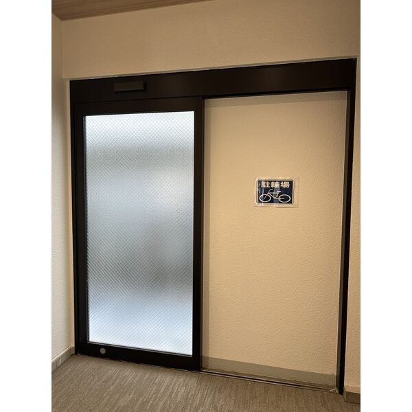 サン・名駅三丁目ビルの駐車場