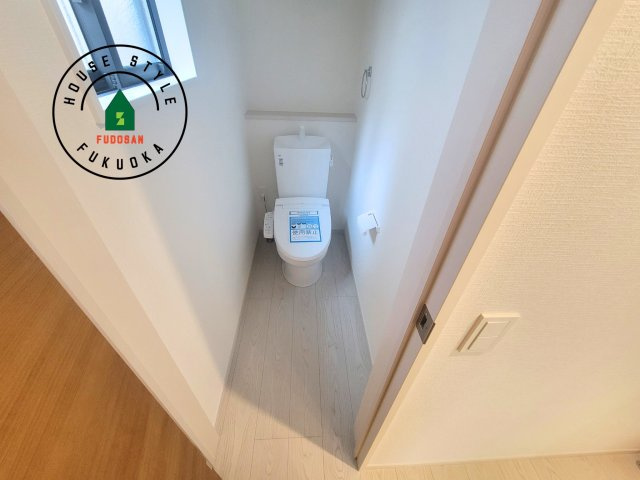 福岡市南区大平寺2丁目第4-3棟（3号棟）のトイレ|温水洗浄便座を完備しております。2ヶ所にトイレがあるのは朝の慌ただしい時間も安心です。