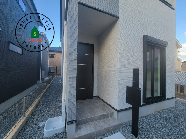 福岡市南区大平寺2丁目第4-3棟（3号棟）の玄関|おでかけの時も帰った時も、「我が家」を最初に感じでもらえる素敵な空間に。