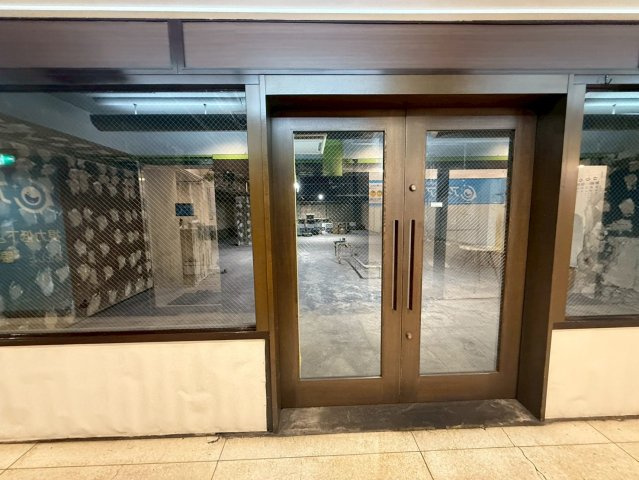 新虎ノ門実業会館（新館）　B1Fの玄関