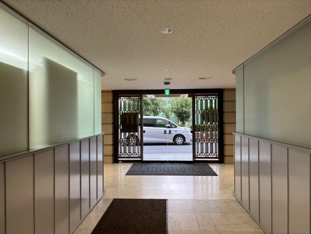虎ノ門実業会館四谷ビル　B1Fのロビー