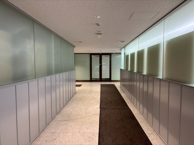 虎ノ門実業会館四谷ビル　B1Fのロビー