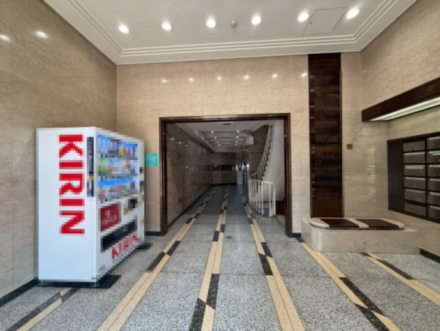 虎ノ門実業会館（本館）　2Fのエントランス