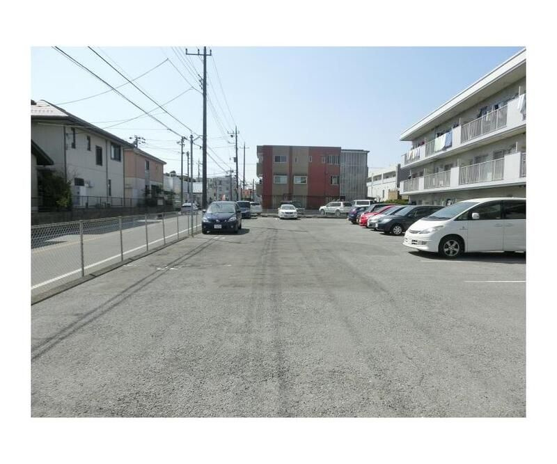 マンションサンエポックの駐車場