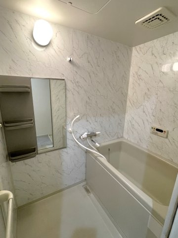 エスポアメゾンＡの浴室