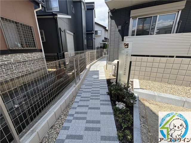 ソリッソ大久保町西嶋のエントランス