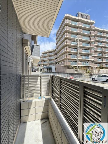 ソリッソ大久保町西嶋のバルコニー