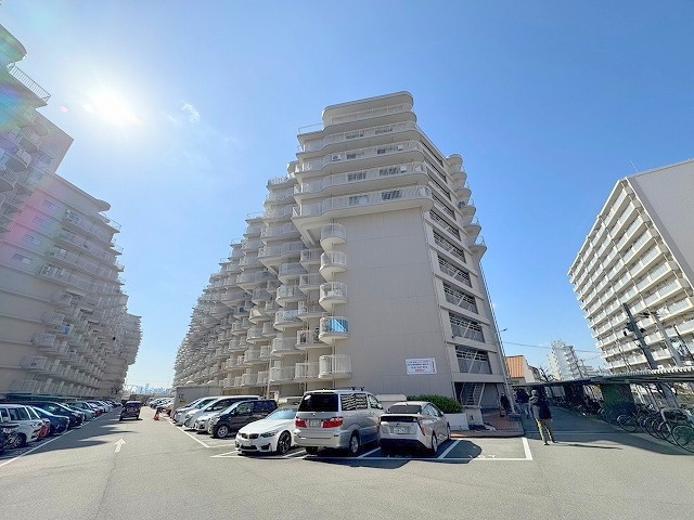 エバーグリーン淀川2号館の外観