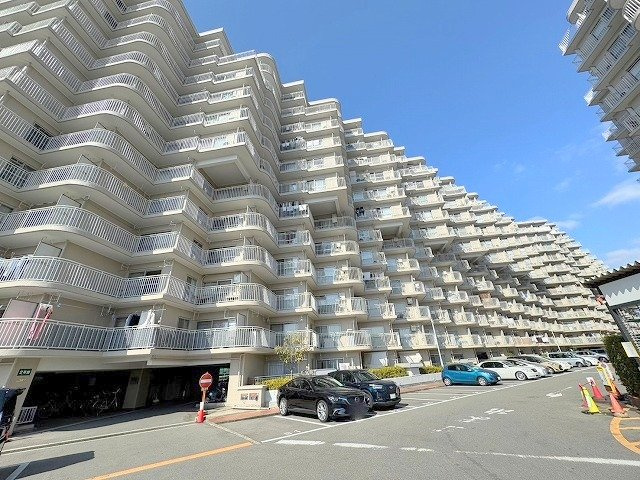 エバーグリーン淀川2号館の外観
