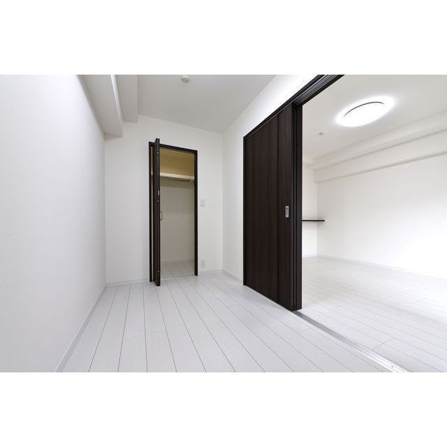 LIBTH博多空港通りの居間・リビング