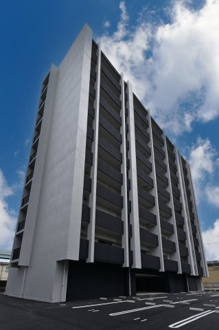 LIBTH博多空港通り