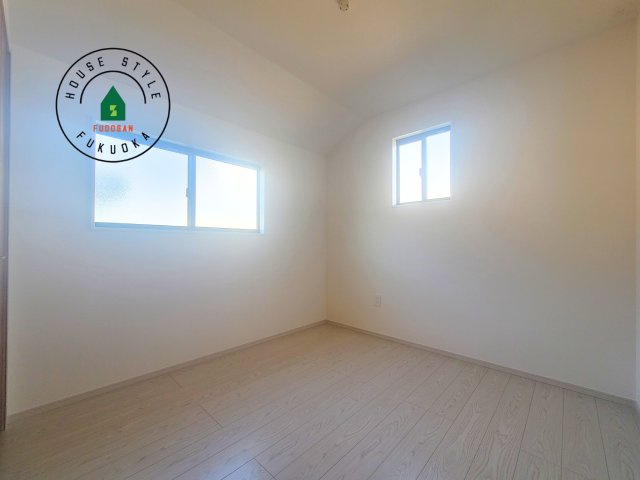 福岡市南区寺塚1丁目第1-3棟（3号棟）の内観：施工例|落ち着いた色調の洋室です。