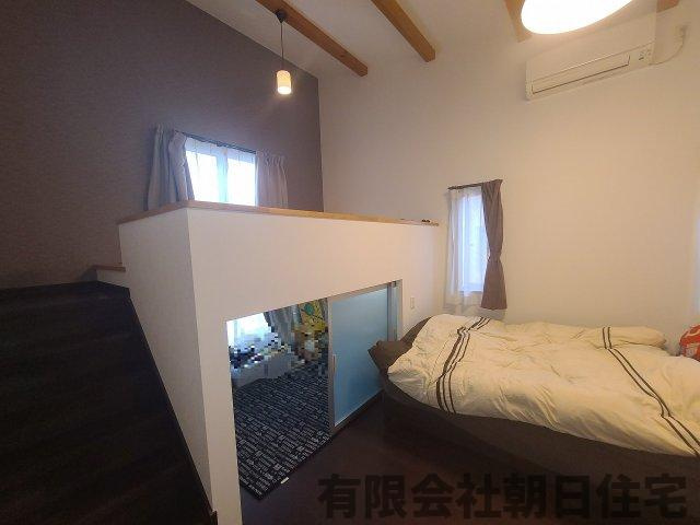 【寝室】 | 東出雲町揖屋中古戸建 | 収納たっぷりの寝室