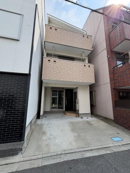 梅園町　中古一戸建ての駐車場|■物件内覧・資金計画相談・住宅ローン相談、リフォーム相談、お問合せ受付中■
※当日・翌日のご内覧、ご相談はお電話でのお問合せがスムーズです！