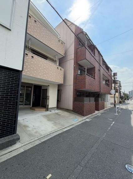 梅園町　中古一戸建ての前面道路含む現地写真|■物件内覧・資金計画相談・住宅ローン相談、リフォーム相談、お問合せ受付中■
※当日・翌日のご内覧、ご相談はお電話でのお問合せがスムーズです！