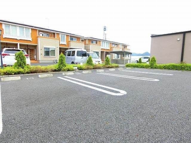 ルピナス・グリーン　Ｂの駐車場|カースペースがあります