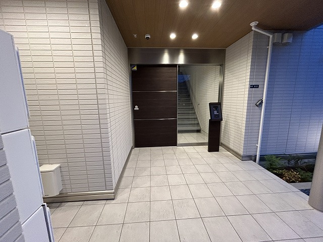 アベニール末広のエントランス