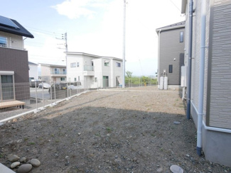 【周辺】 | 北側隣地境界　広々としたスペースあり