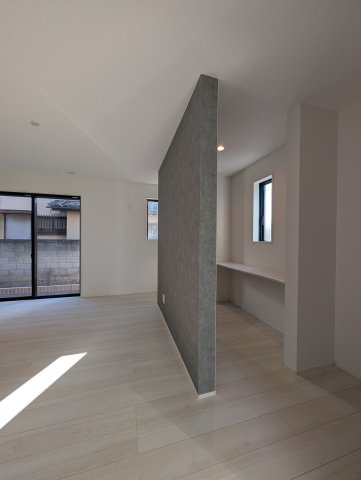 【内装】 | グラファーレ前橋市南町4期ー① | リビングの背面にスタディーカウンターを設置しました♪