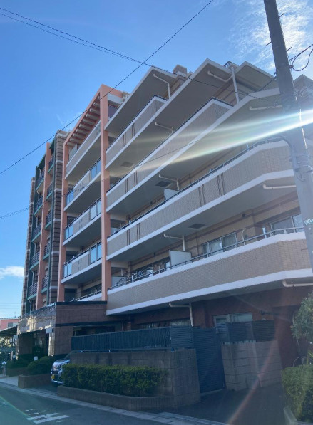 ロータリーパレス谷塚の外観