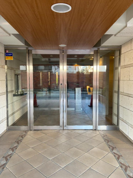 ロータリーパレス谷塚のエントランス